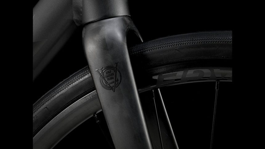 Vélo de route Trek Domane AL 2 Shimano Claris 2024