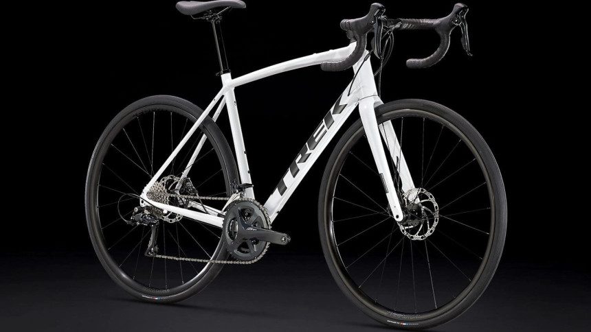 Vélo de route Trek Domane AL 3 Disque Shimano Sora 2023
