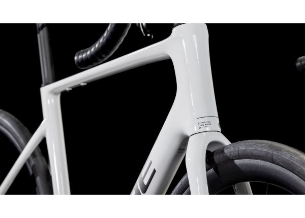 Vélo de Course Cube Attain C:62 SLX Shimano 105 Di2 2025