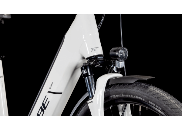 Vélo de Voyage Électrique Cube Touring Hybrid One 625 Easy Entry Shimano Cues 2025