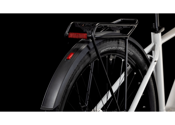 Vélo de Voyage Électrique Cube Touring Hybrid One 625 Shimano Cues 2025