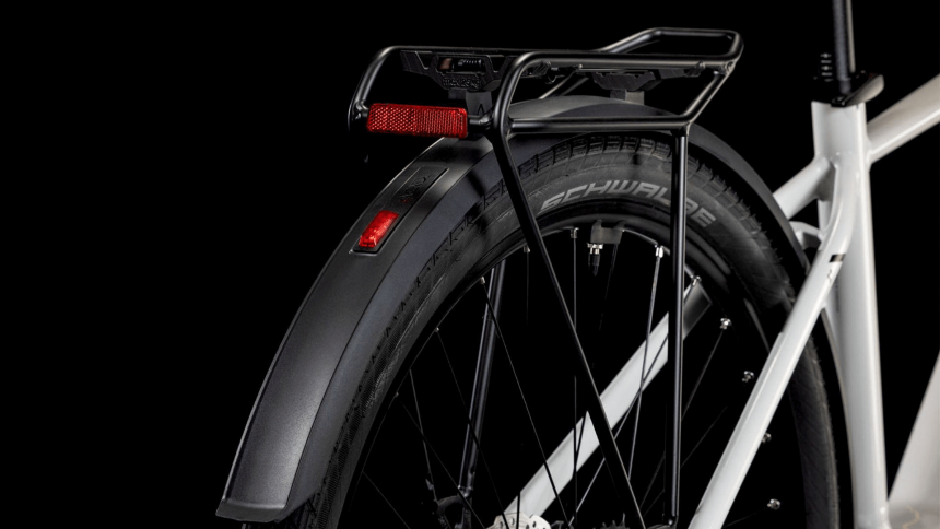 Vélo de Voyage Électrique Cube Touring Hybrid One 625 Shimano Cues 2025