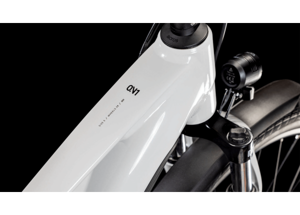 Vélo de Voyage Électrique Cube Touring Hybrid One 625 Trapeze Shimano Cues 2025