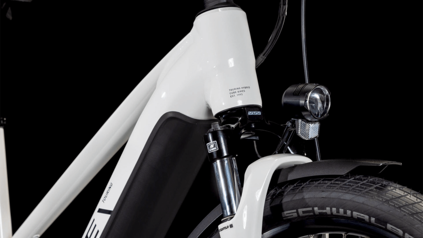 Vélo de Voyage Électrique Cube Touring Hybrid One 625 Trapeze Shimano Cues 2025