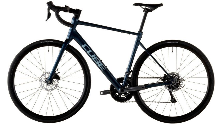 Vélo de route Cube Attain Pro Shimano Claris 2026