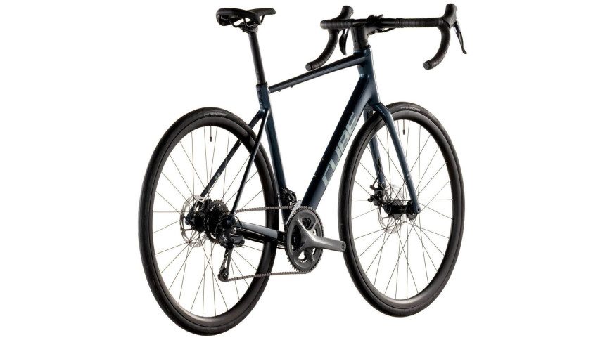Vélo de route Cube Attain Pro Shimano Claris 2026