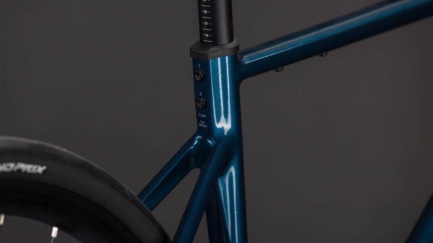 Vélo de route Cube Attain Pro Shimano Claris 2026